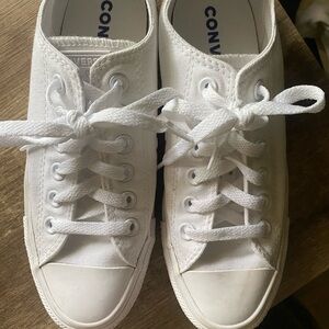 Pure White Low Top Converse 6.5